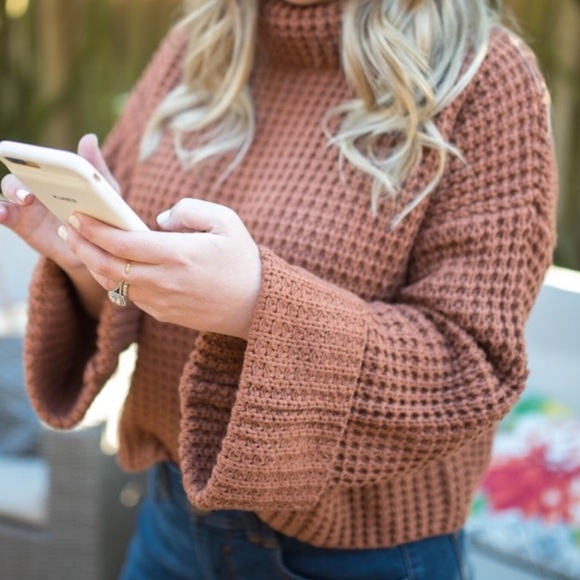 Goodnight Macaroon Sweaters - GOODNIGHT MACAROON RETTA COGNAC CROPPED  SWEATER